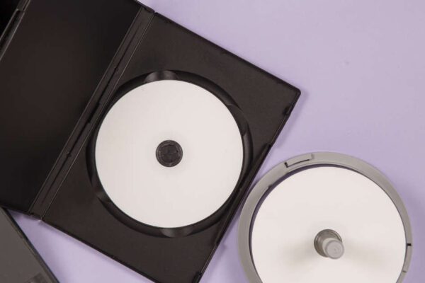 Box, OEM, Bulk – czym się różnią te opakowania?